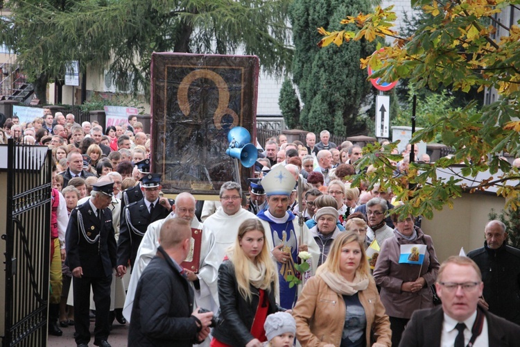 Powitanie ikony MB Częstochowskiej w Lubochni