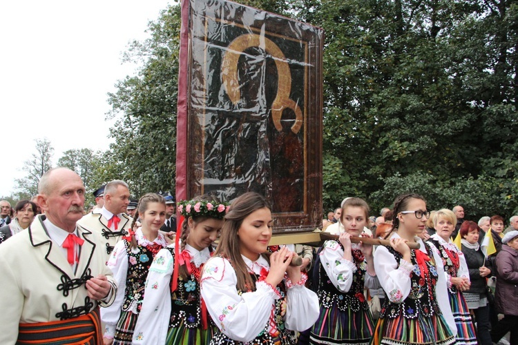 Powitanie ikony MB Częstochowskiej w Lubochni