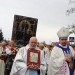 Powitanie ikony MB Częstochowskiej w Lubochni