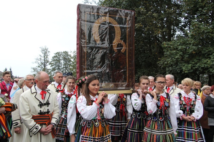 Powitanie ikony MB Częstochowskiej w Lubochni