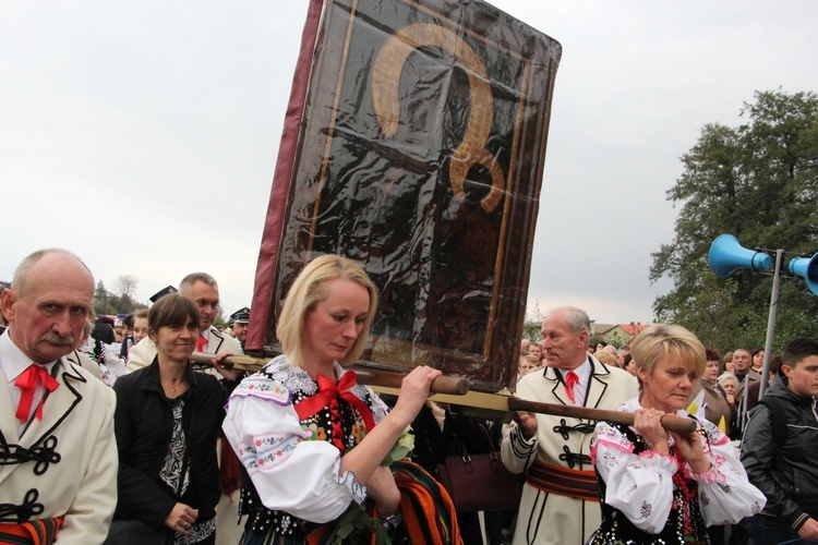 Powitanie ikony MB Częstochowskiej w Lubochni