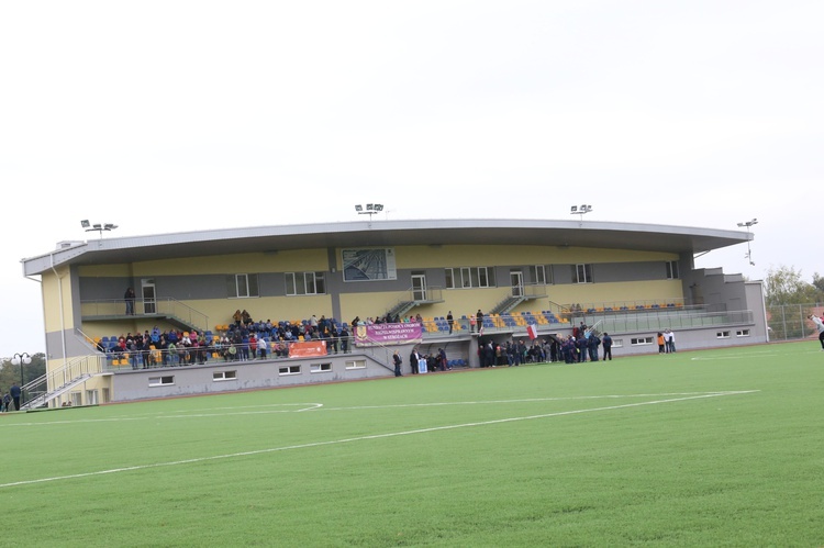 Stróże. Stadion dla niepełnosprawnych