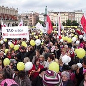 Uczestnicy marszu mówili zgodnie, że chcą, by państwo polskie zakazało aborcji, jednak w ustawie nie powinien się znaleźć zapis dotyczący karania kobiet.
