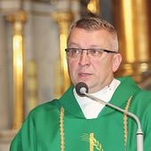 ▲	Inicjatorem biblijnego przygotowania do nawiedzenia ikony Matki Bożej w łowickiej parafii jest ks. Mariusz Szmajdziński.