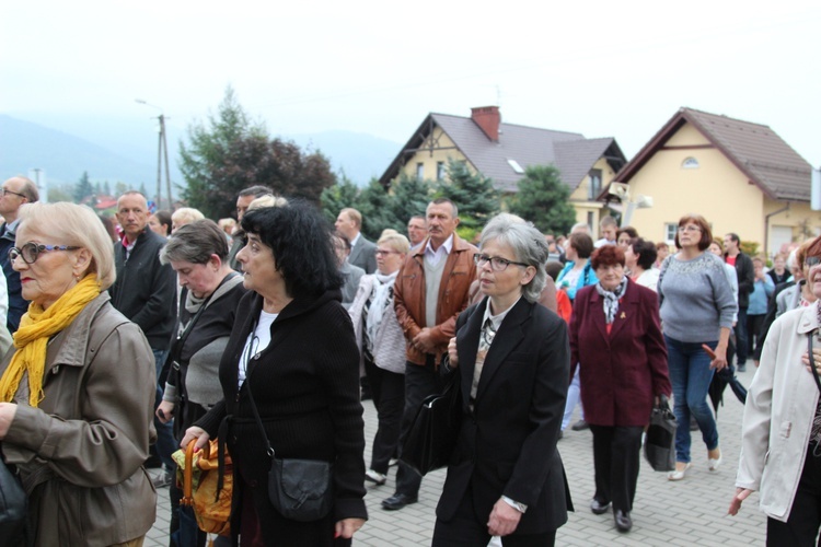 Różańcowa procesja do Ustronia-Hermanic