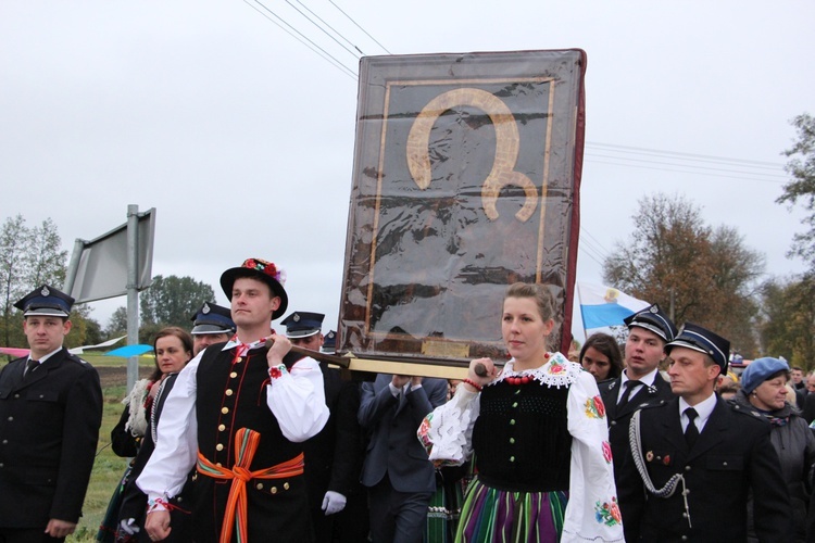 Powitanie ikony MB Częstochowskiej w Białyninie