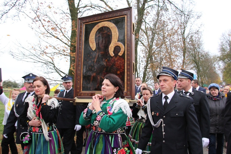 Powitanie ikony MB Częstochowskiej w Białyninie