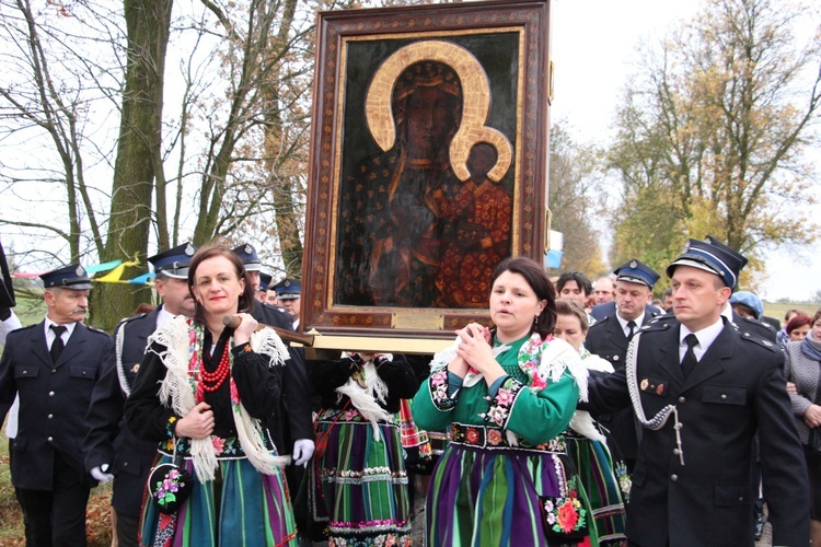 Powitanie ikony MB Częstochowskiej w Białyninie