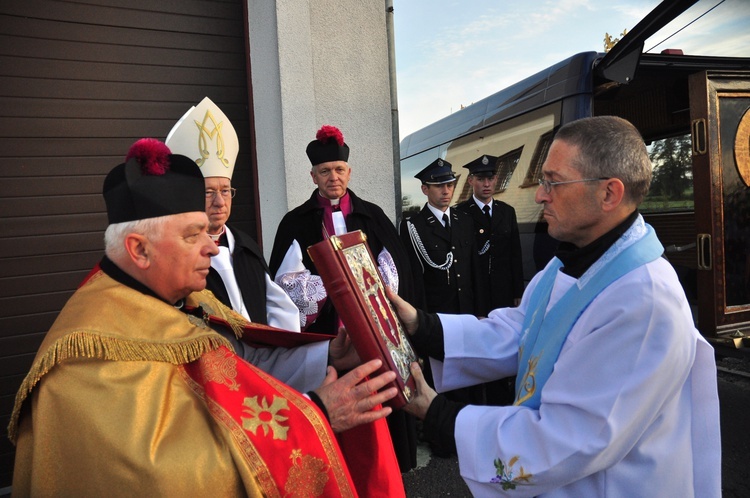 Powitanie ikony MB Częstochowskiej w Wysokienicach