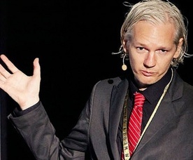 Założyciel demaskatorskiego portalu WikiLeaks bez dostępu do internetu