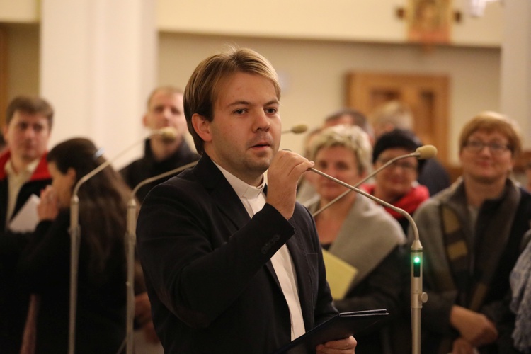 Koncert uwielbienia hymnami ŚDM w Andrychowie