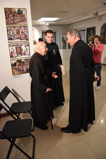 Wystawa o świętych w przasnyskim muzeum