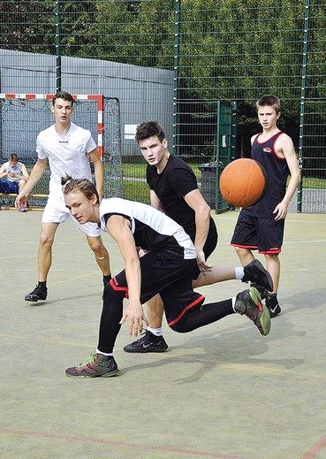 Cieszyński turniej streetballa: „Chrześcijanin to nie lamus”.