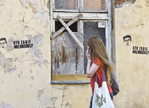 Jolanta Brzeska działała w Warszawie, ale sprawa jej śmierci poruszyła całą Polskę. To graffiti znajduje się w Krakowie.
