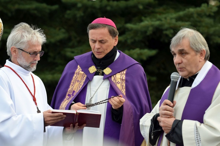 Uroczystość Wszystkich Świętych z biskupem Adamen