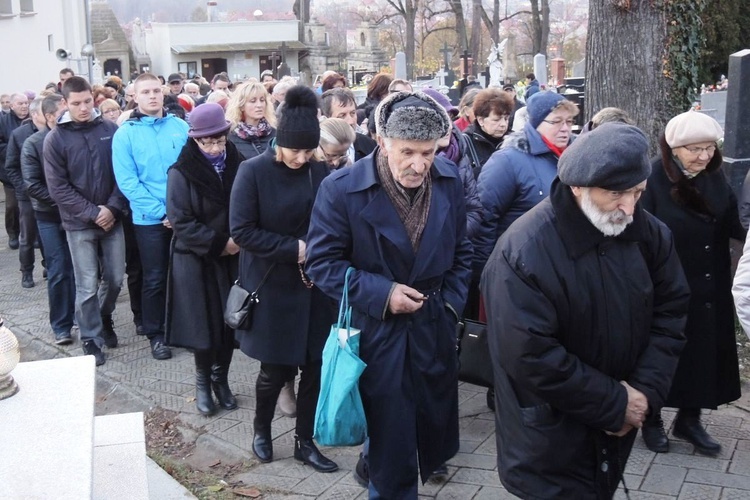 Wszystkich Świętych na cmentarzu w Żywcu