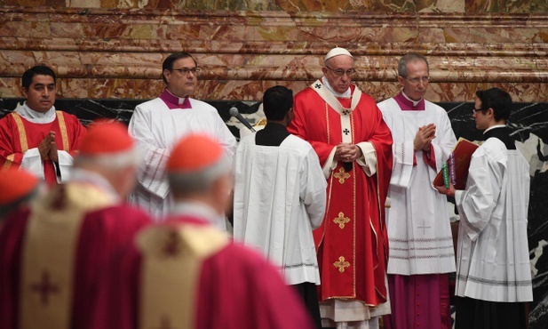 Papież o zmarłych biskupach: wiedzieli, że trzeba być wiernym miłości