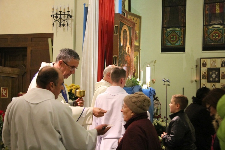 Powitanie ikony MB Częstochowskiej w parafii Miłosierdzia Bożego w Skierniewicach