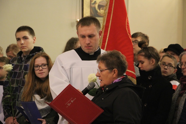 Powitanie ikony MB Częstochowskiej w parafii Miłosierdzia Bożego w Skierniewicach