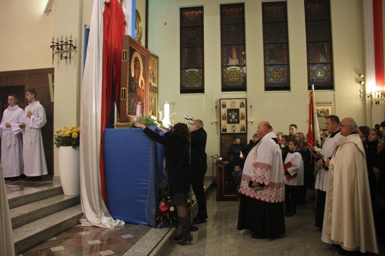 Powitanie ikony MB Częstochowskiej w parafii Miłosierdzia Bożego w Skierniewicach