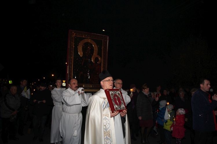 Powitanie ikony MB Częstochowskiej w parafii Miłosierdzia Bożego w Skierniewicach