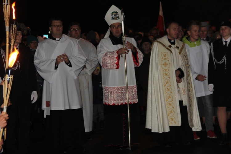 Powitanie ikony MB Częstochowskiej w parafii Niepokalanego Serca NMP w Skierniewicach