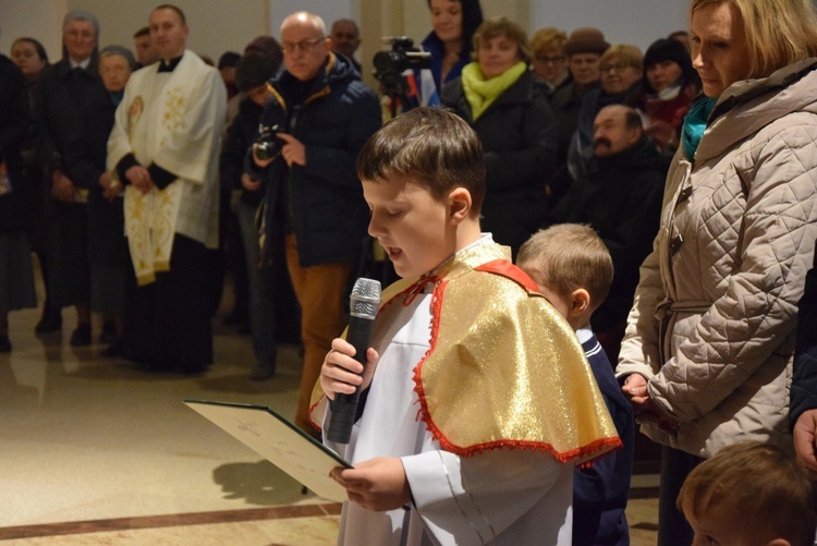 Powitanie ikony MB Częstochowskiej w parafii wojskowej w Skierniewicach