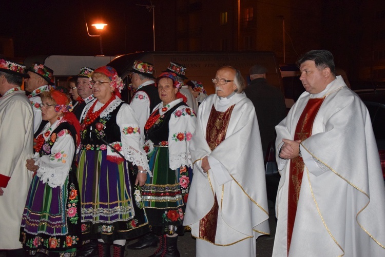 Powitanie ikony MB Częstochowskiej w parafii wojskowej w Skierniewicach