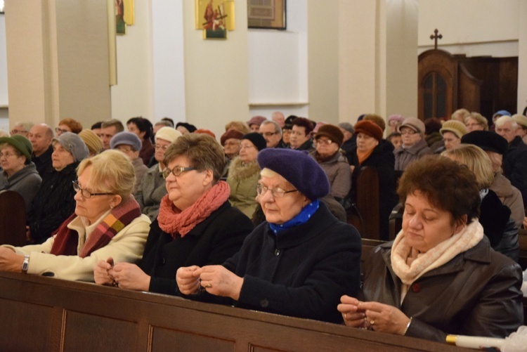 Powitanie ikony MB Częstochowskiej w parafii wojskowej w Skierniewicach