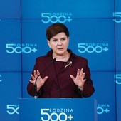 Wprowadzenie programu „500 plus” jest największym sukcesem pierwszego roku rządu Beaty Szydło.