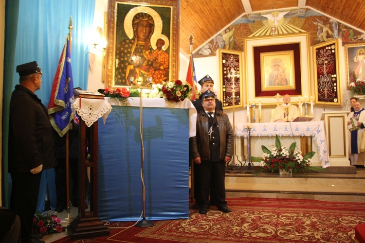 Powitanie ikony MB Częstochowskiej w parafii Grzymkowice-Byki