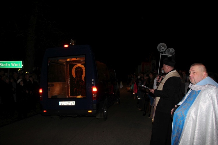 Powitanie ikony MB Częstochowskiej w parafii Grzymkowice-Byki