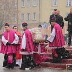 Procesja z relikwiami św. Wiktorii w Łowiczu