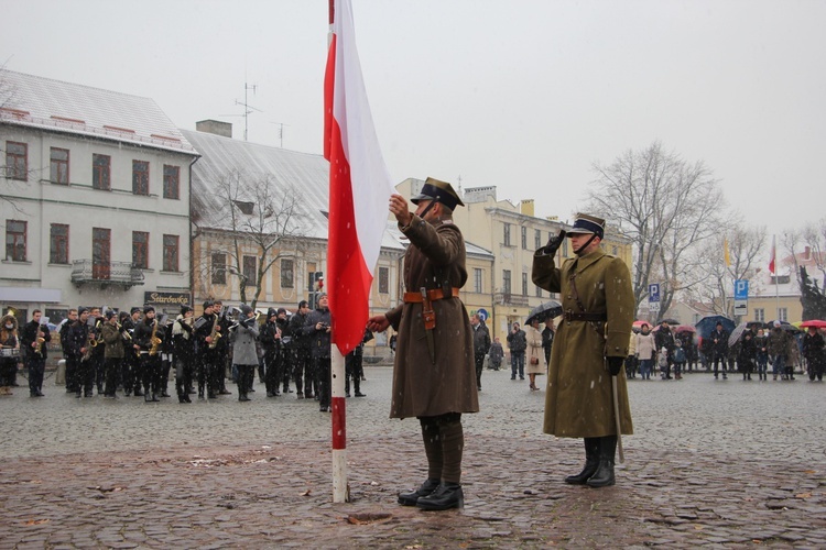 Procesja z relikwiami św. Wiktorii w Łowiczu