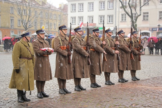 Procesja z relikwiami św. Wiktorii w Łowiczu