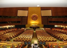 Alarm ONZ: IS gromadzi broń chemiczną
