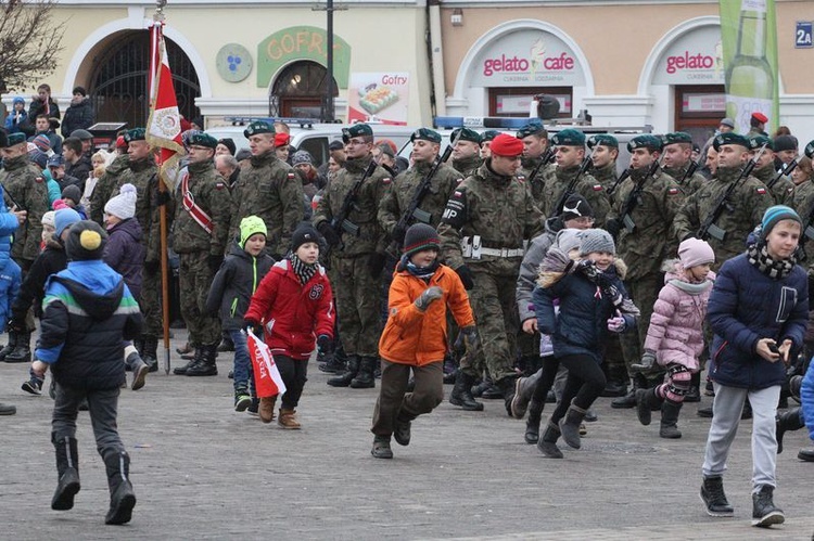 Obchody 98. rocznicy odzyskania przez Polskę niepodległości