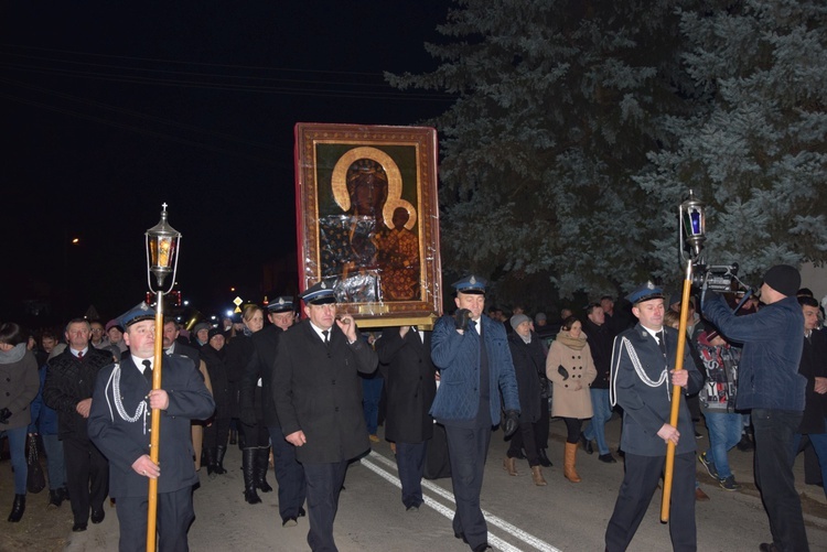 Powitanie ikony MB Częstochowskiej w Regnowie