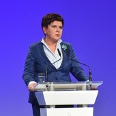 Szydło o ekshumacjach: Takie jest prawo i trzeba to zaakceptować