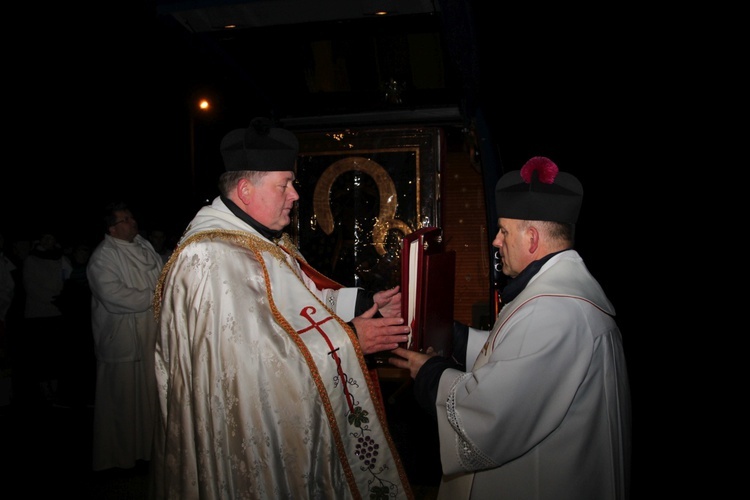 Powitanie ikony MB Częstochowskiej w Szczukach