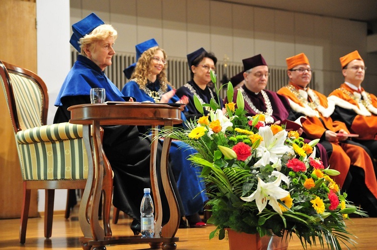 ​Doktorat honoris causa dla wybitnej humanistki