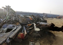 Już ponad 130 ofiar śmiertelnych katastrofy kolejowej w Indiach