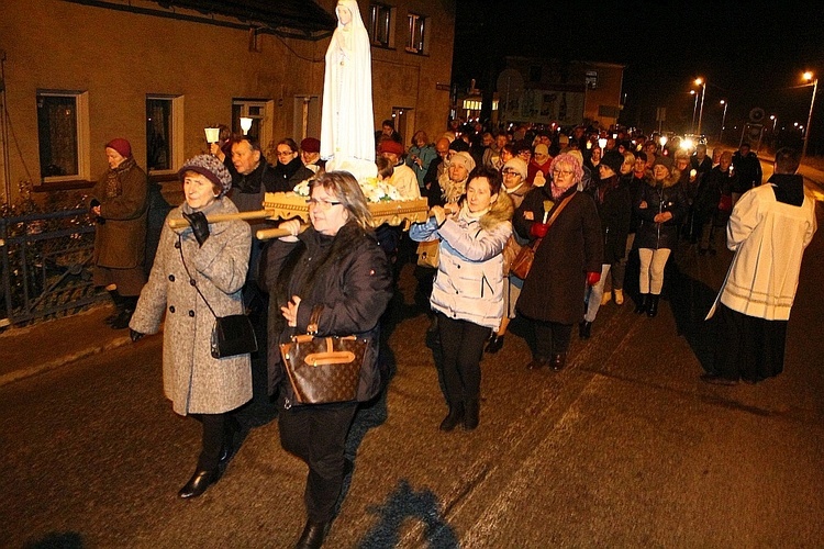 Głuszyca. Procesja ulicami miasta