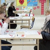 Gimnazjaliści rejestrowali kandydatów na dawców szpiku fundacji DKMS.