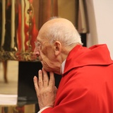 Ojciec Leon Knabit w krypcie katedry