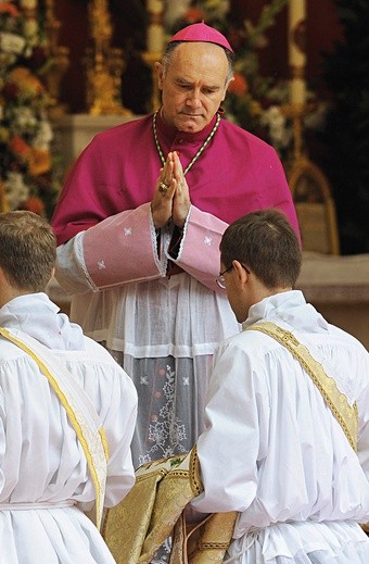 Bp Bernard Fellay, jeden z biskupów konsekrowanych  przez Lefebvre’a, od 1994 r.  jest przełożonym generalnym Bractwa  św. Piusa X.