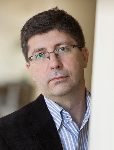 Adam Dziurok jest profesorem UKSW. Kieruje Biurem Badań Historycznych IPN w Katowicach.
