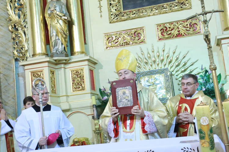 Borowa k. Mielca: poświęcenie organów i domu katechetycznego