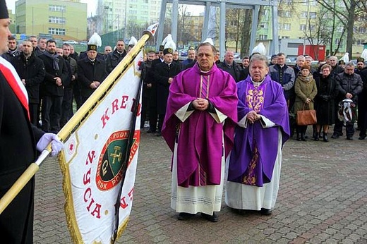 Pogrzeb ofiar wstrząsu w kopalni "Rudna"