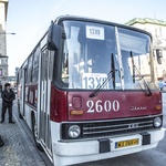 Autobus, czerwony... W rocznicę stanu wojennego